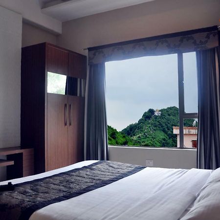 Hotel Sheela Shree Plaza Jhānsi Buitenkant foto