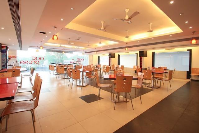 Hotel Sheela Shree Plaza Jhānsi Buitenkant foto
