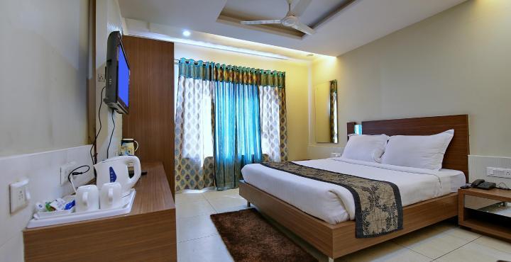 Hotel Sheela Shree Plaza Jhānsi Buitenkant foto