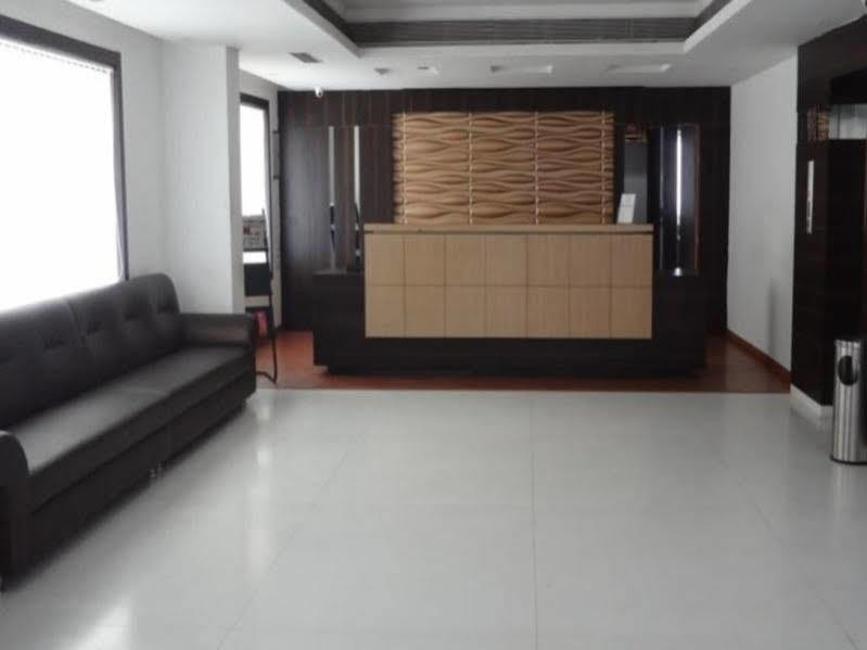 Hotel Sheela Shree Plaza Jhānsi Buitenkant foto